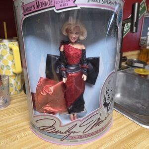 1993 Vtg  Sparkles Superstsr Marilyn Monroe Collector's Series Doll